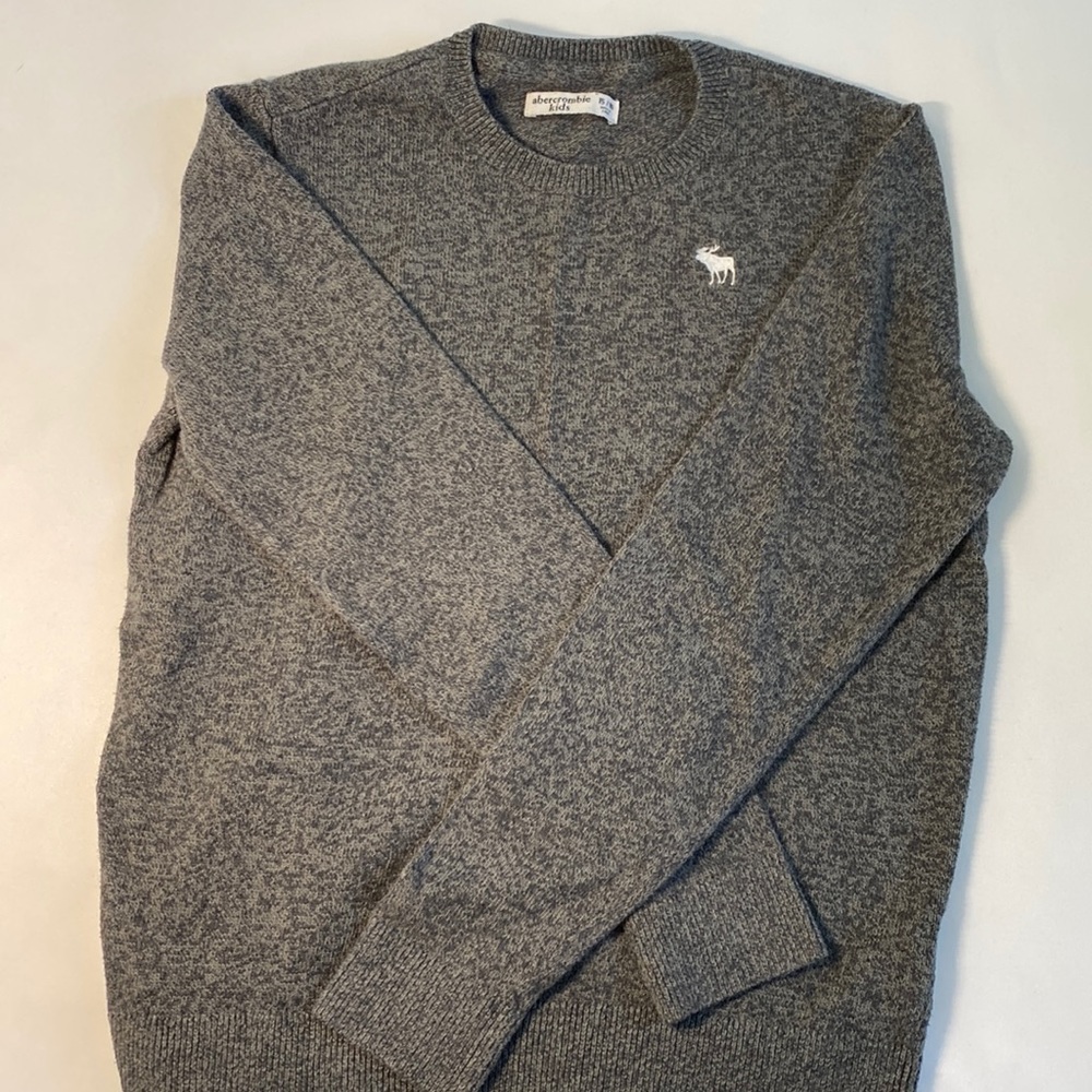 Abercrombie and fitch grey knit crewneck longsleeve